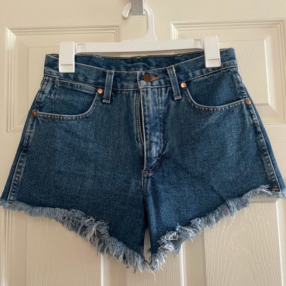 Wrangler Cut off denim shorts (Size 26)